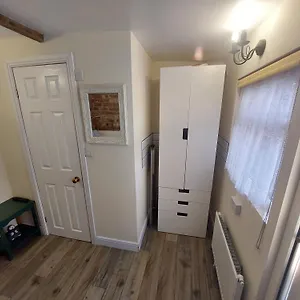 https://salisbury-guest-house.yorkshirehotels.net